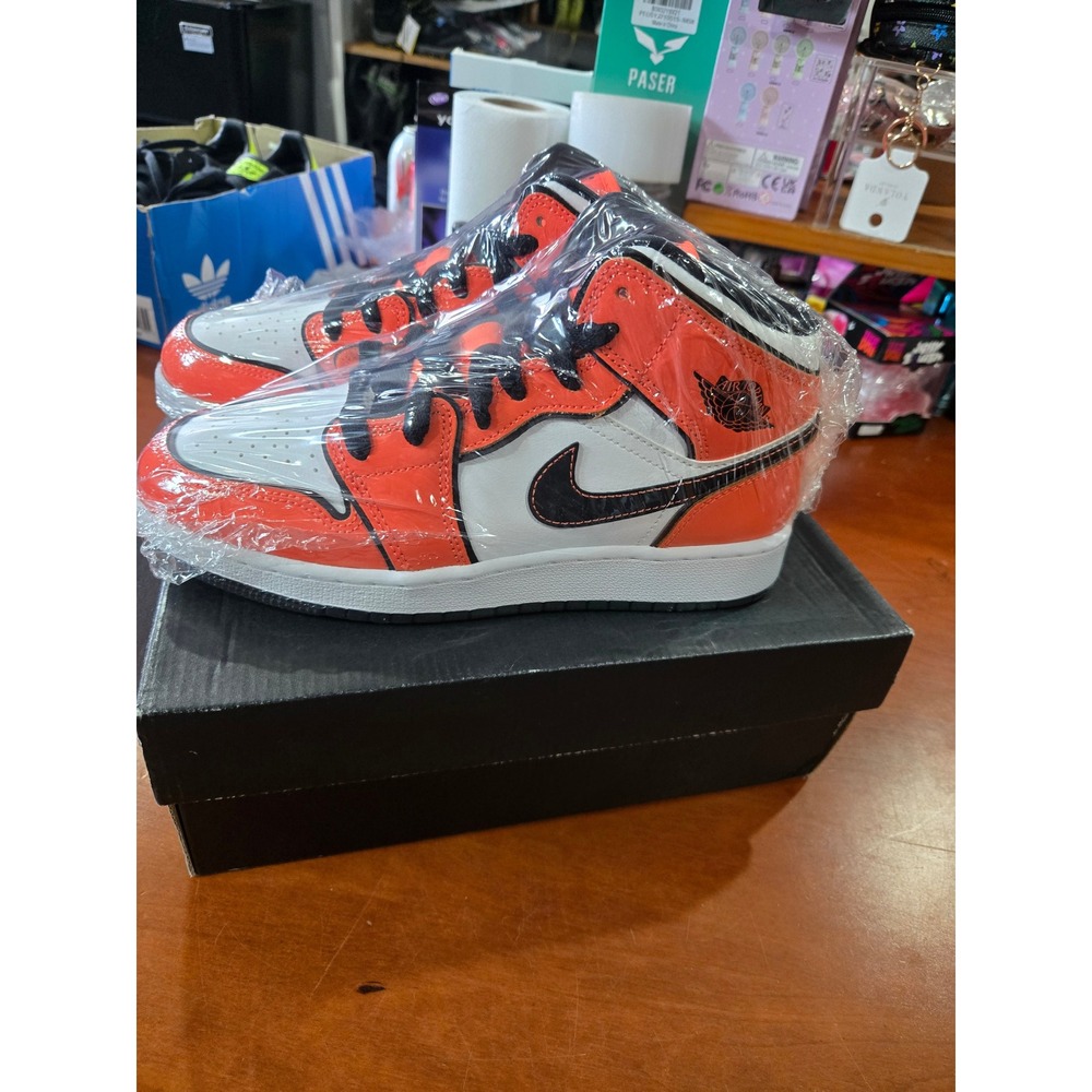 Nike Air Jordan 1 Mid SE GS Turf Orange Black White BQ6931-802 Size 5Y